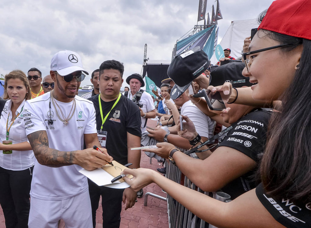 Why Neon Mango’s Autograph Tech is Changing the Game Forever